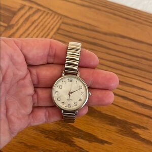 Silver tone Classic Analog Watch with Stretch Band